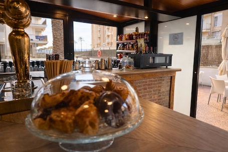 Snack bar. Adia Hotel Cunit Playa