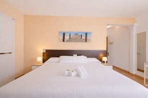 Standard Double Room, Partial Sea View | In-room safe, soundproofing, free WiFi, bed sheets
