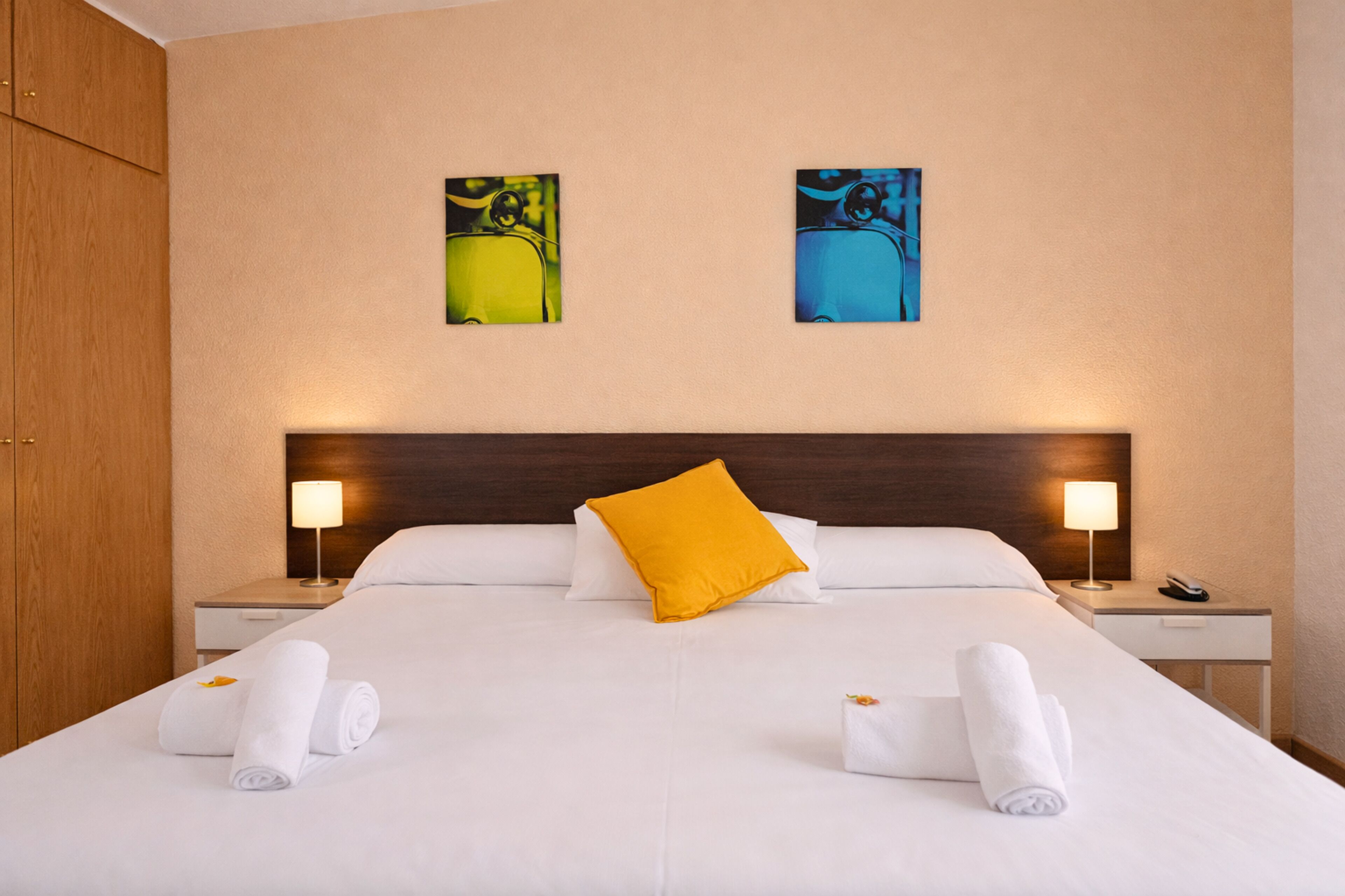 Standard Double Room | In-room safe, soundproofing, free WiFi, bed sheets