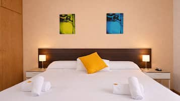 Standard Double Room | In-room safe, soundproofing, free WiFi, bed sheets