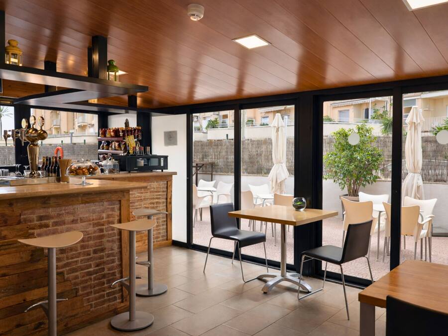 Snack bar