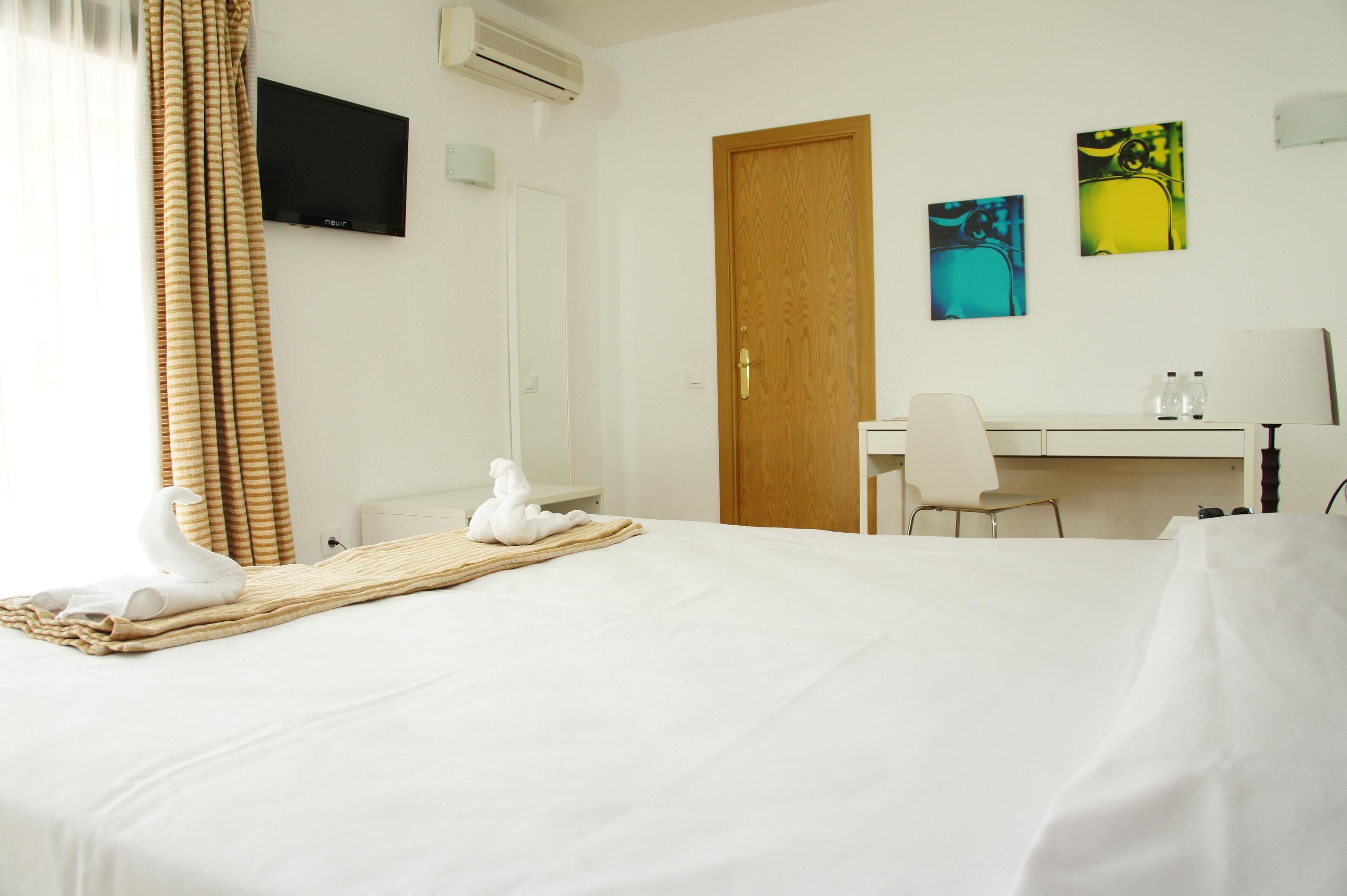 In-room safe, soundproofing, WiFi (free), bed sheets