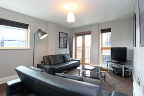 32-inch flat-screen TV with digital channels, TV