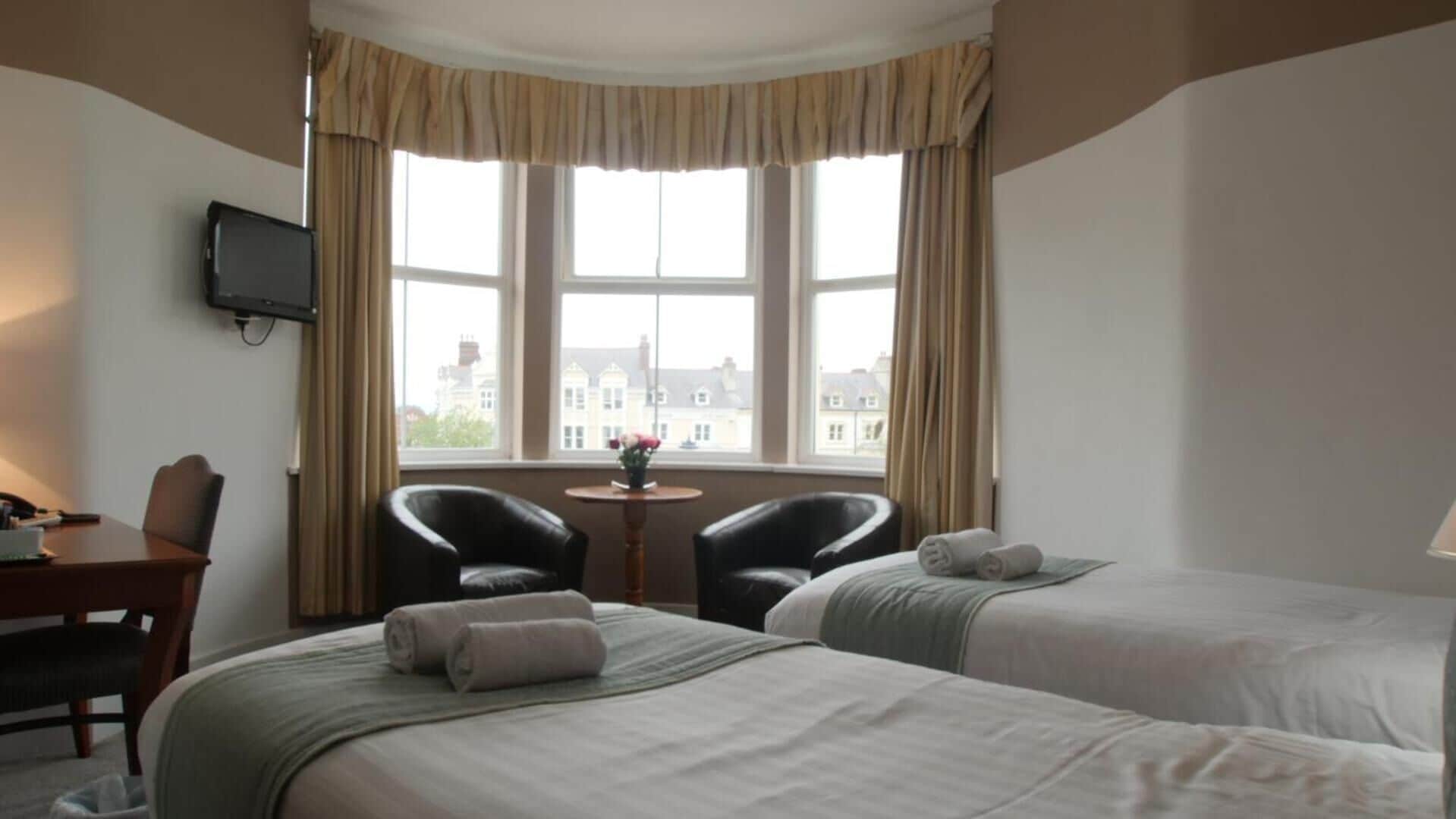 Photo - The Broadway Hotel