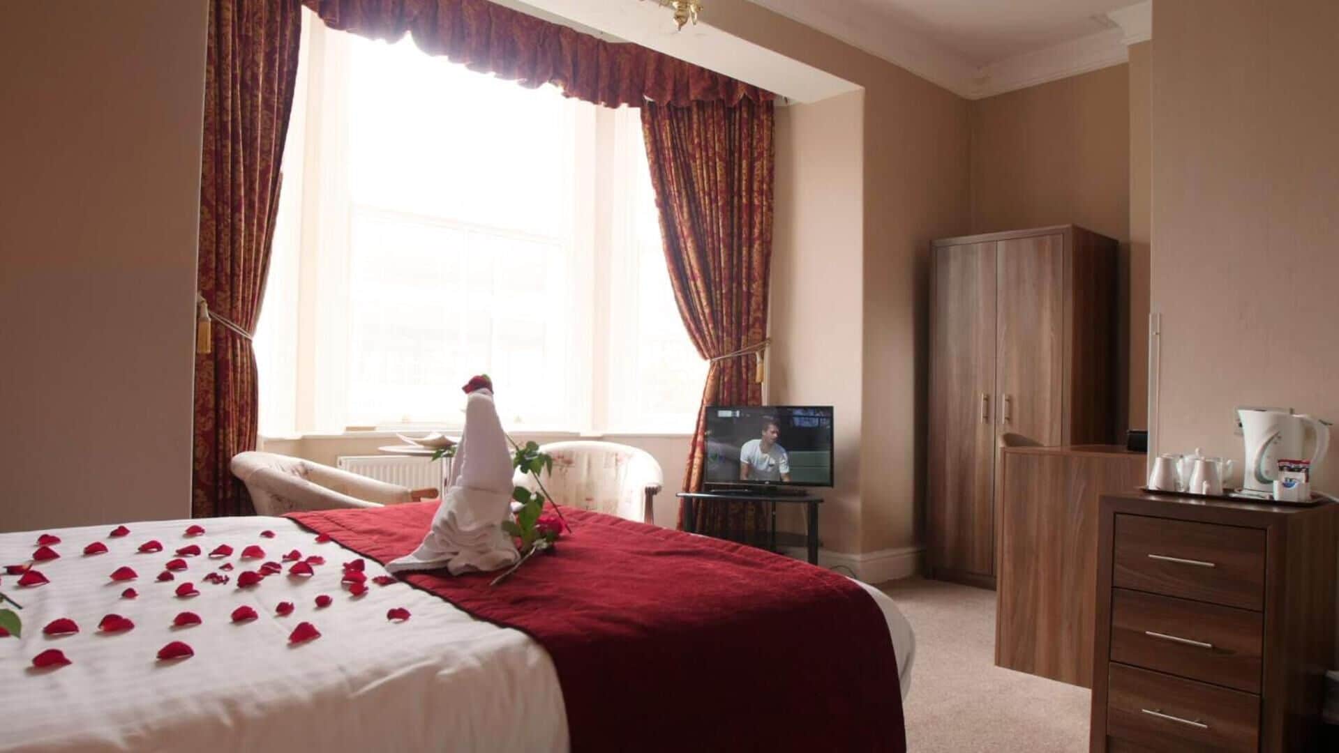 Photo - The Broadway Hotel