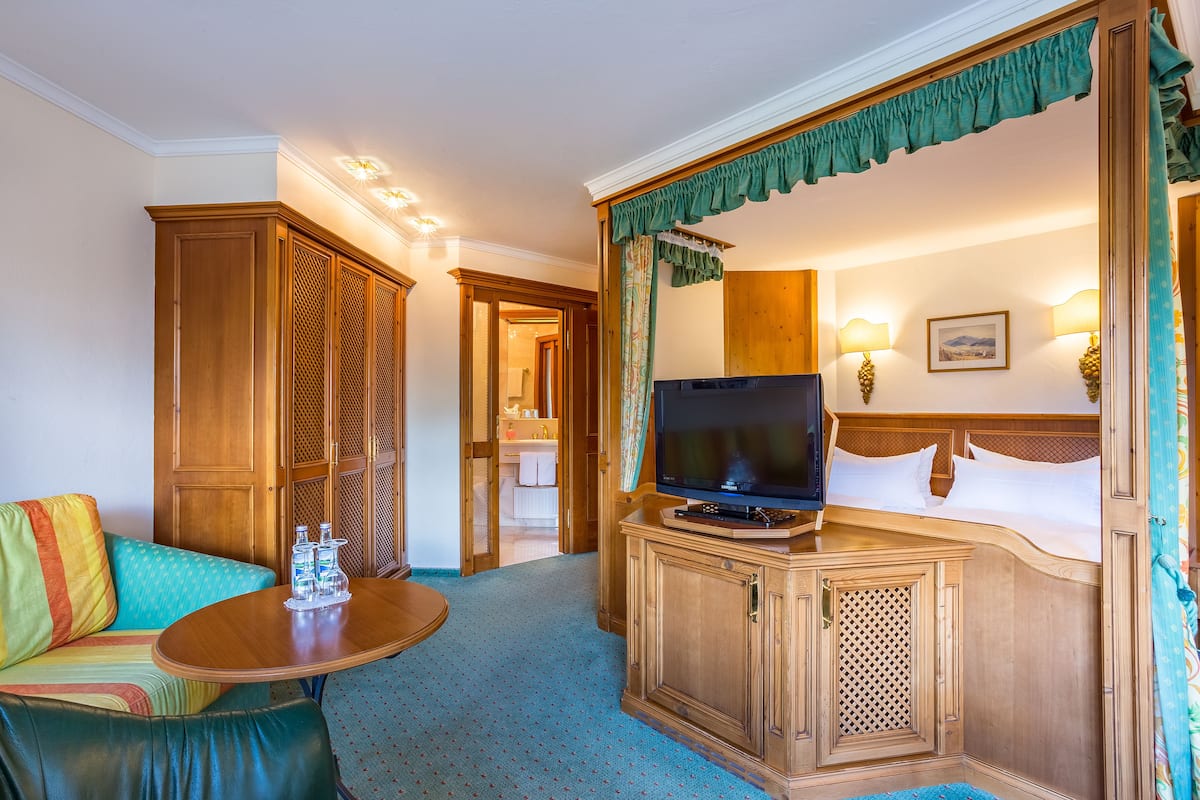 Comfort tweepersoonskamer | 1 slaapkamer, een minibar, een kluis op de kamer