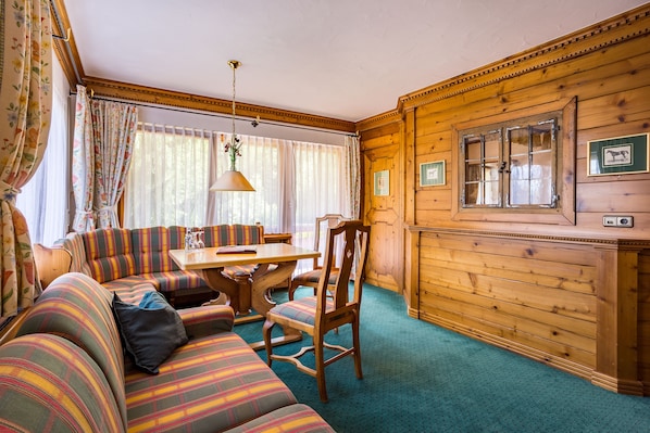 Junior Suite | Living area