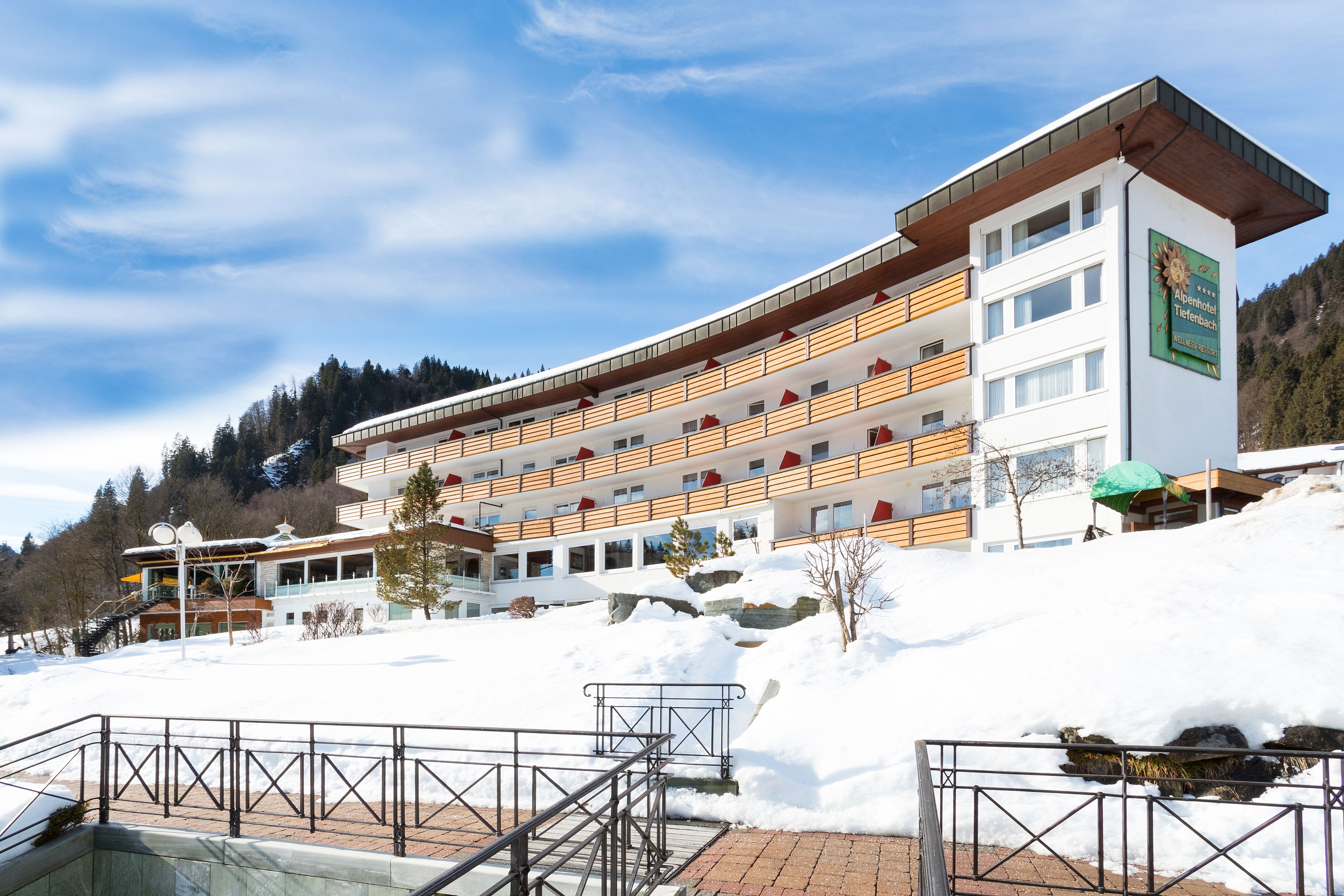 Vista frontal de la propiedad