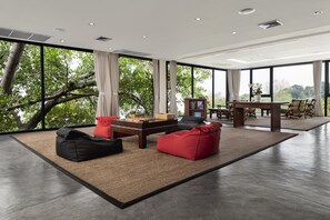 Library - Paresa Resort Phuket (Kamala)
