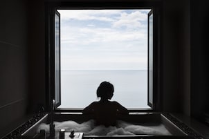 Couples treatment rooms, hot tub, steam room, body treatments
