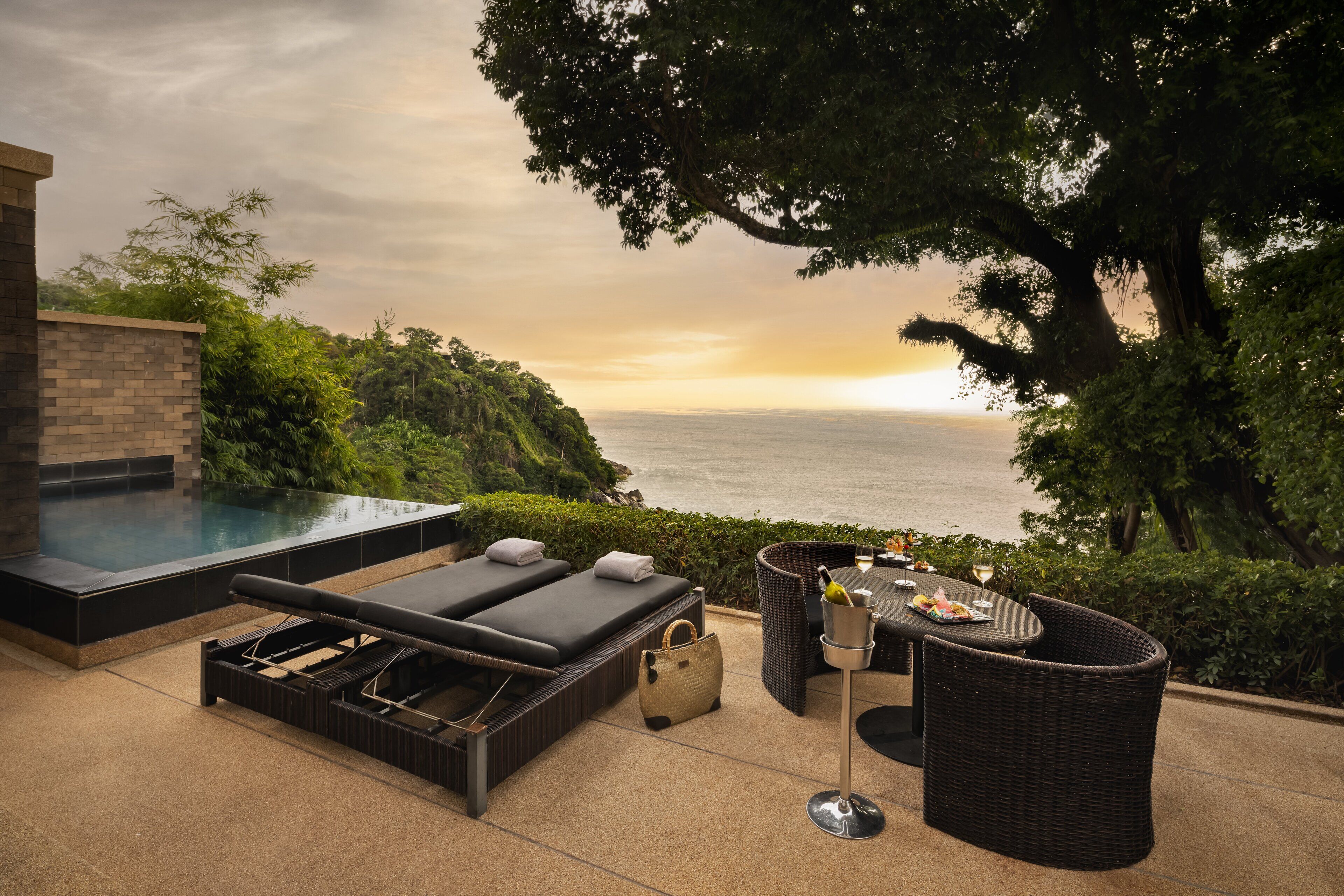 Rom, 1 kingsize-seng, privat basseng, havutsikt | Utsikt mot strand/hav