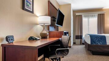 ピロートップベッド、デスク、ノートパソコン用作業スペース、遮光カーテン