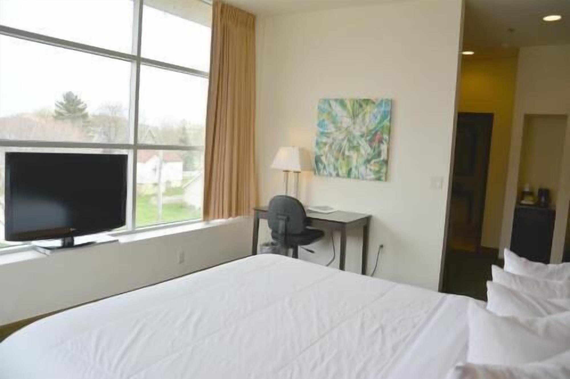 In-room safe, desk, iron/ironing board, free cribs/infant beds