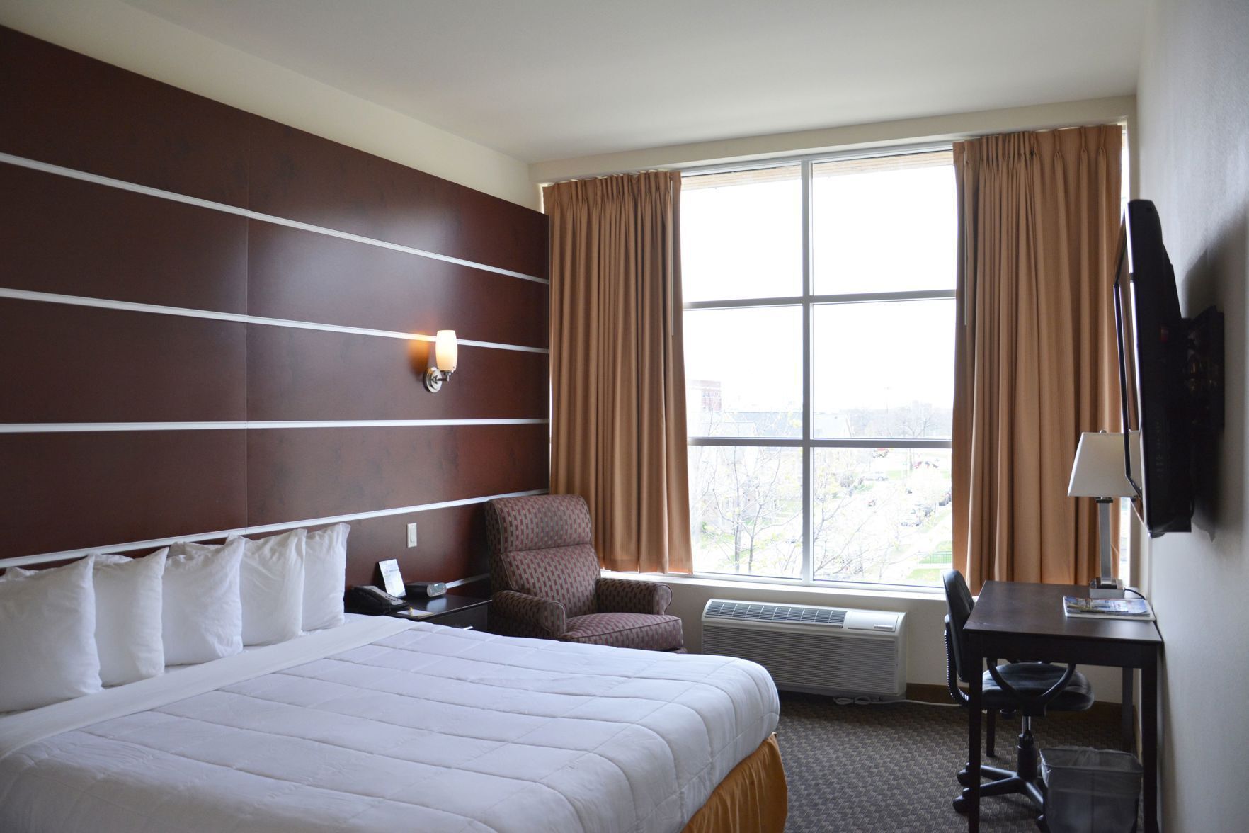 In-room safe, desk, iron/ironing board, free cribs/infant beds