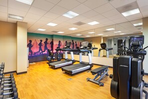 A gym with treadmills, dumbbells, and a mirrored wall. - Hyatt Place Sacramento Roseville (Roseville)