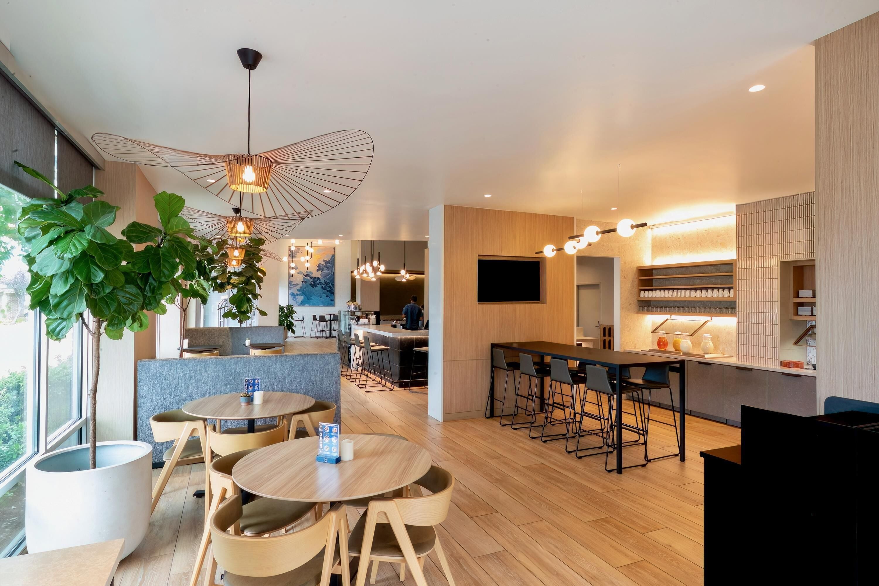 บริเวณรับประทานอาหารกลางแจ้ง 