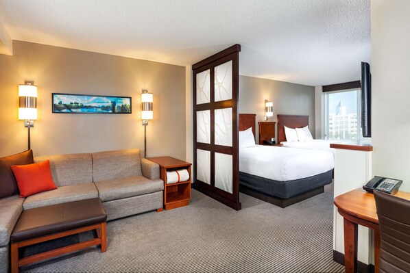 Down duvets, in-room safe, desk, laptop workspace - Hyatt Place Sacramento Roseville (Roseville)