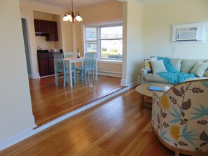 Suite | Living room