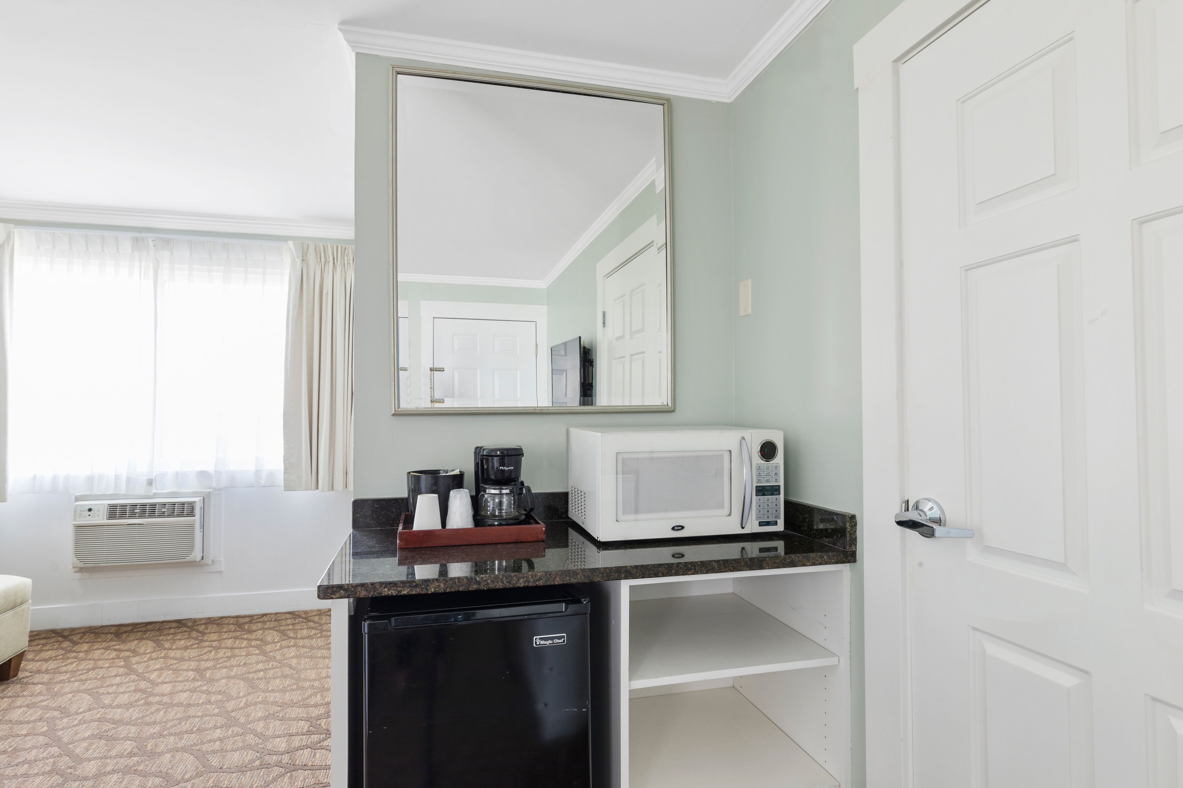 deluxe room, 1 queen bed (garden building) | 1 bedroom, free wifi, bed sheets, wheelchair access