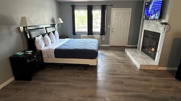 Cortinas blackout y tabla de planchar con plancha