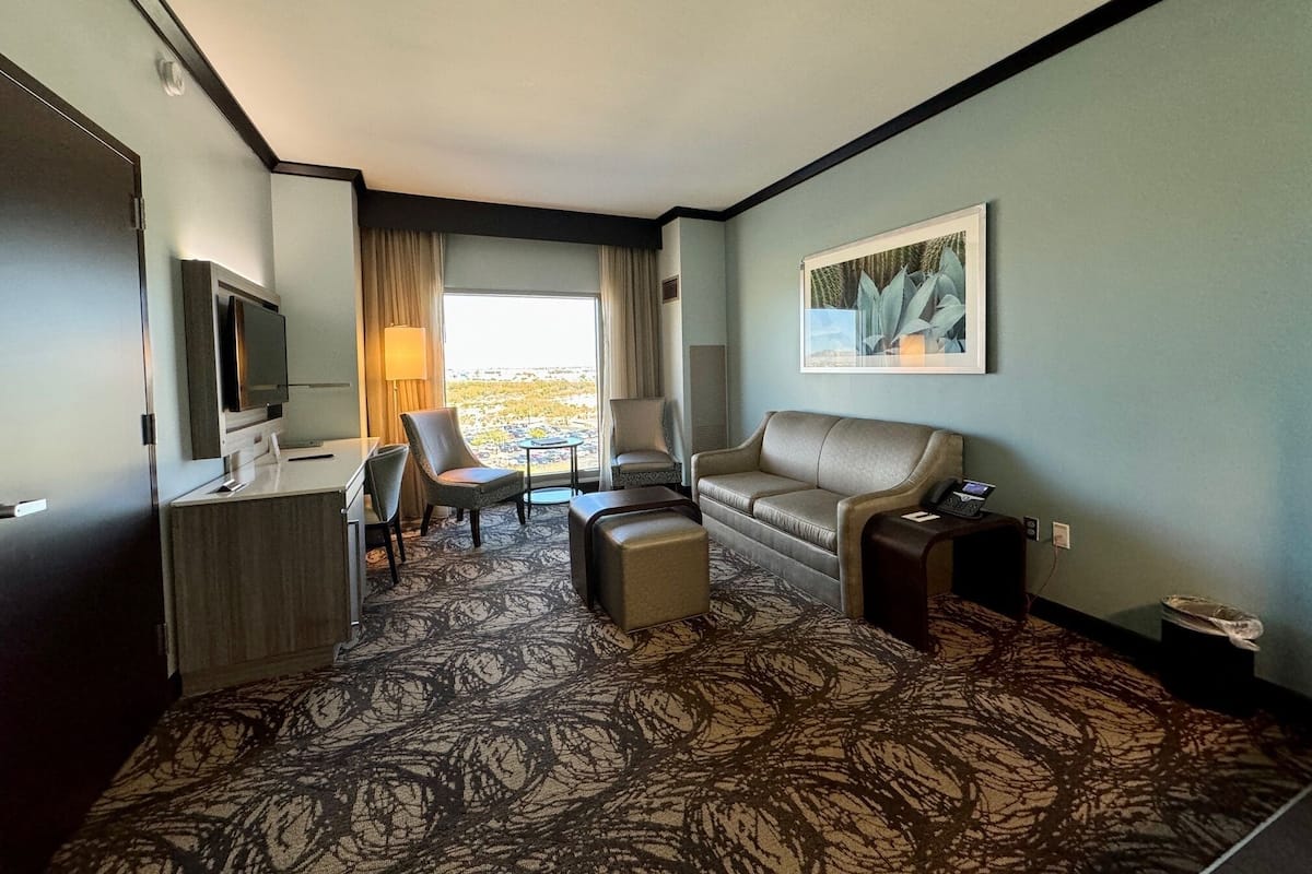 Suite, 1 King-Bett und Schlafsofa | Wohnbereich