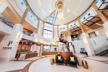 Hotel entrance and lobby at Gila River Resorts & Casinos – Wild Horse Pass