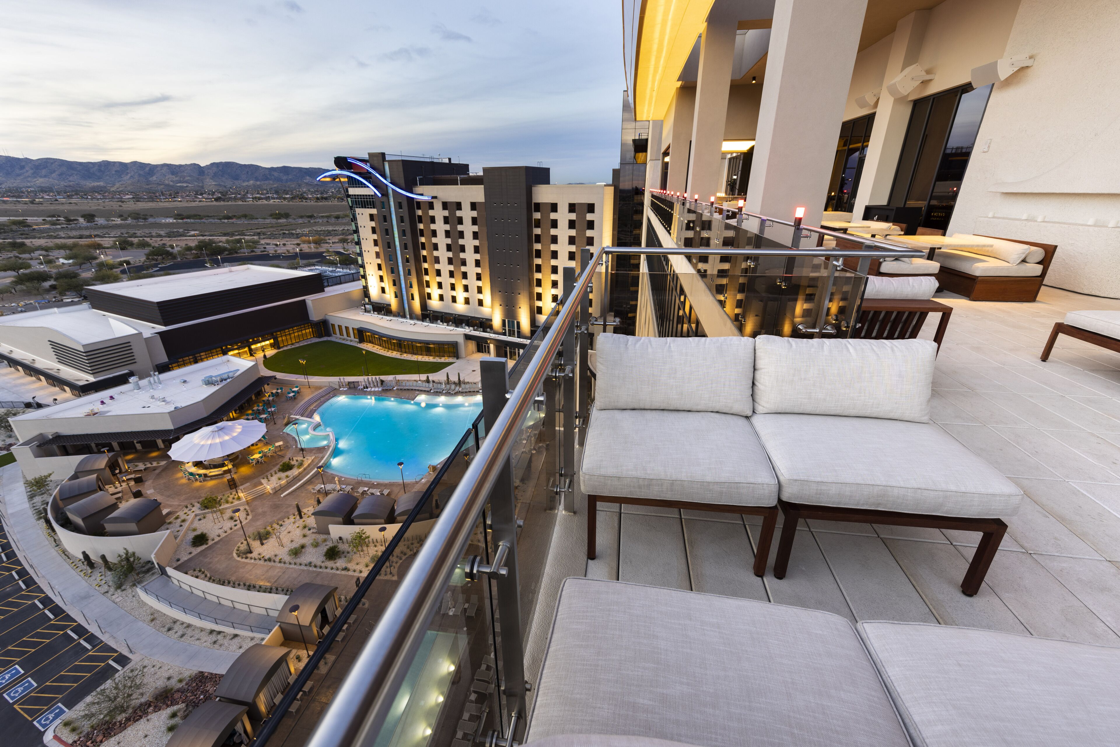 3 restaurantes; se sirven desayunos 