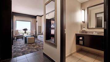 North Corner Suite, 1 King Bed with Sofa Bed | Premium bedding, pillowtop beds, minibar, in-room safe