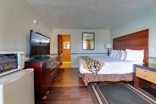Room, 1 King Bed (Not Pet Friendly Room) | Desk, iron/ironing board, WiFi (free), bed sheets
