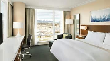 Room, 1 King Bed, Corner