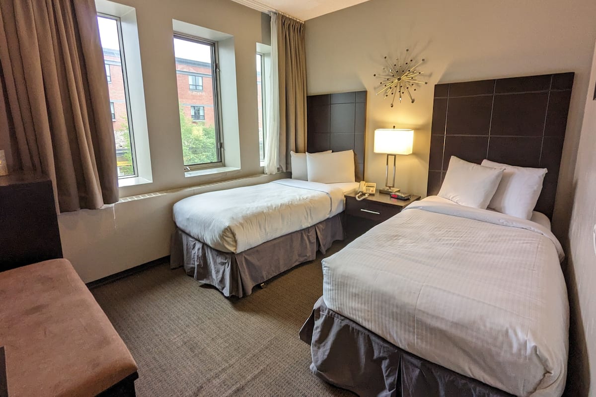 Chambre Standard avec lits jumeaux | Bureau, rideaux occultants, Wi-Fi gratuit, draps fournis