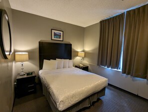 Standard-Doppelzimmer | Schreibtisch, Verdunkelungsvorhänge, kostenloses WLAN, Bettwäsche