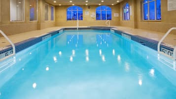 Indendørs pool