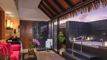 Villa de luna de miel, hidromasaje (Private Pool) | Artículos del minibar gratis y caja de seguridad en la habitación