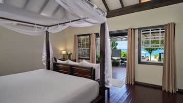 Beachfront Sanctuary Pool Cottage | Ropa de cama de alta calidad y camas con pillow-top