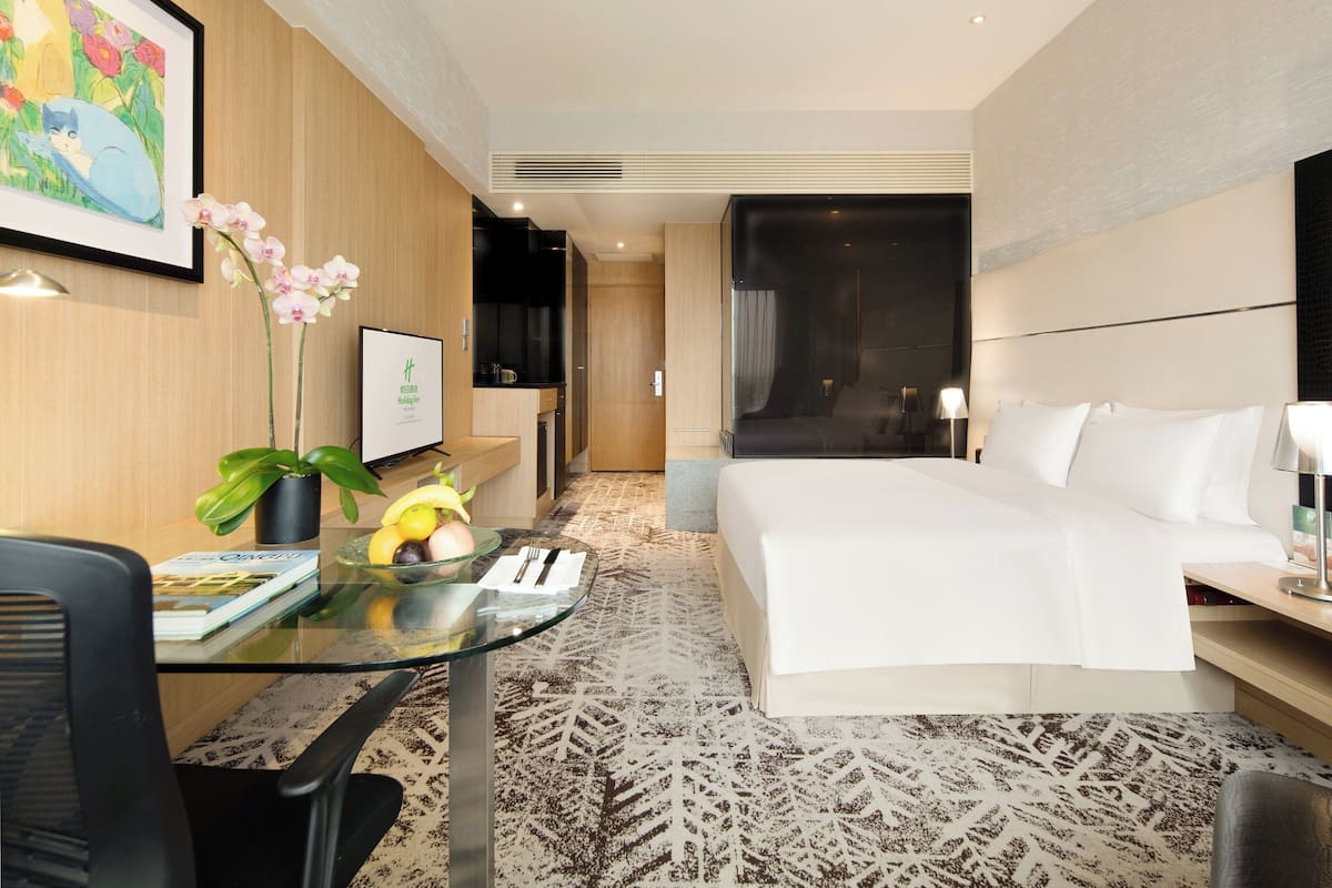 Minibar, in-room safe, desk, soundproofing