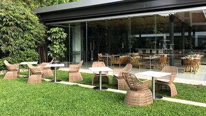 Área de juegos infantiles al aire libre