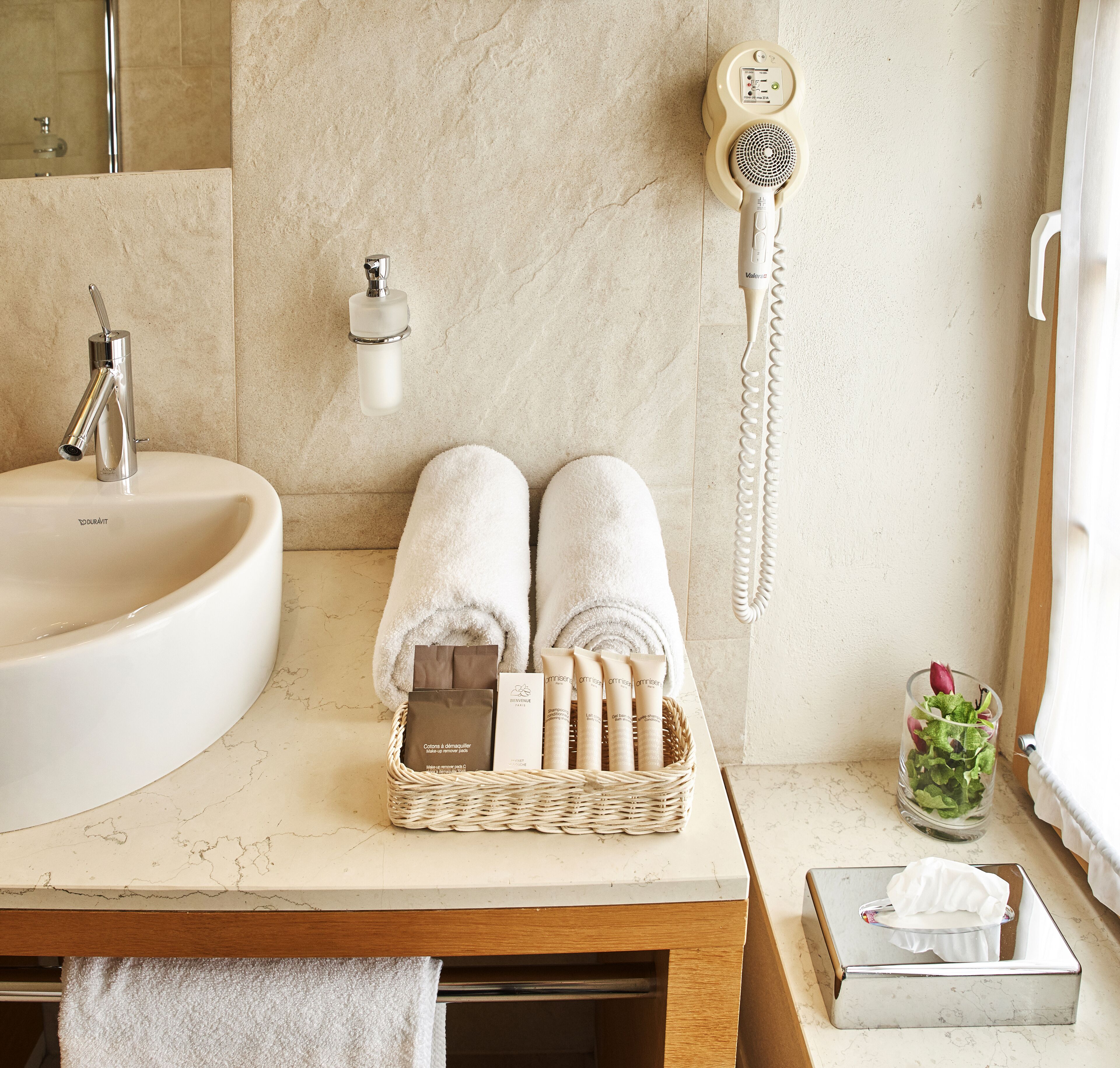 deluxe double room | bathroom | shower, eco-friendly toiletries, hair dryer, towels