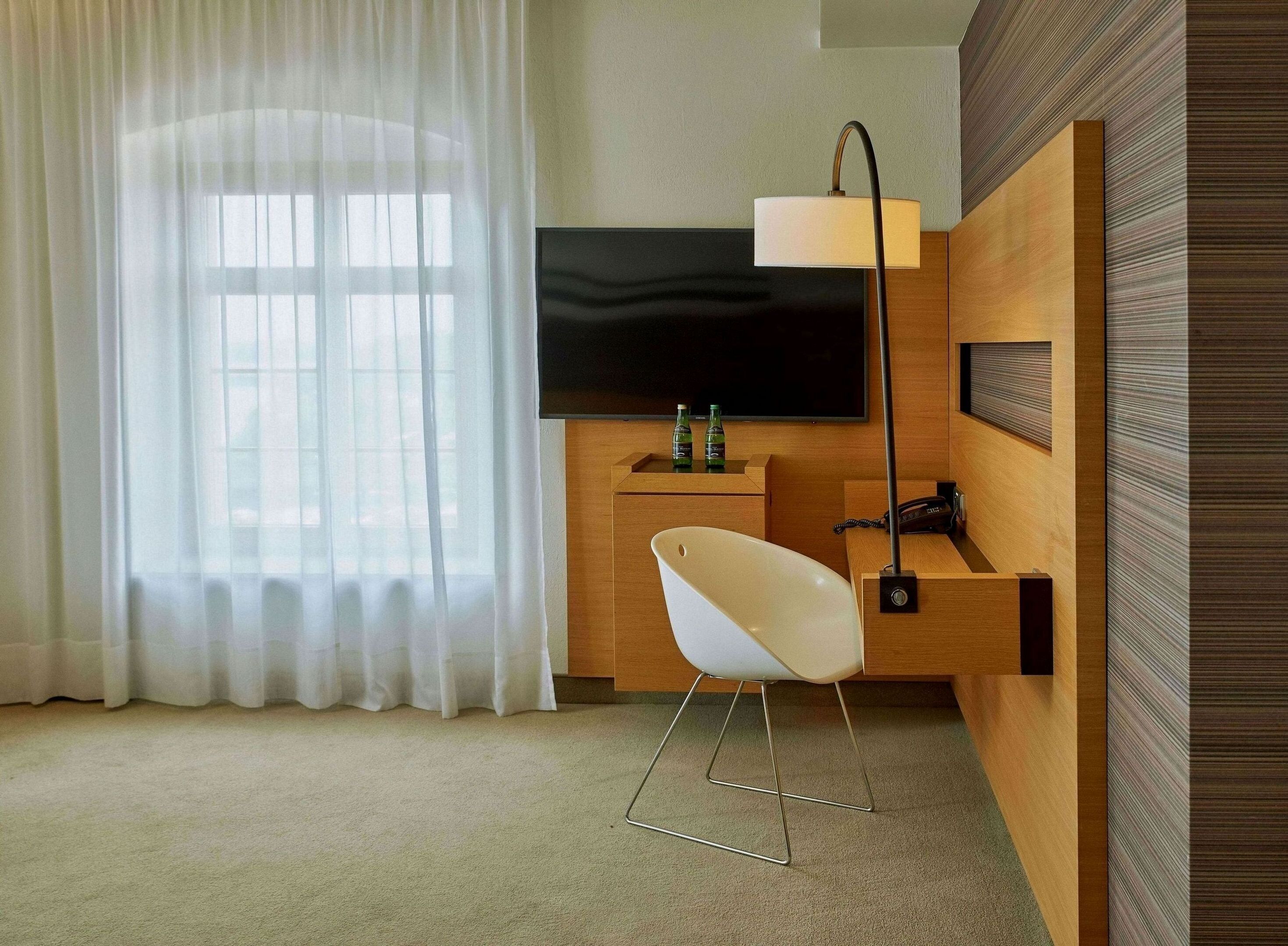 deluxe double room | 1 bedroom, hypo-allergenic bedding, desk, iron/ironing board