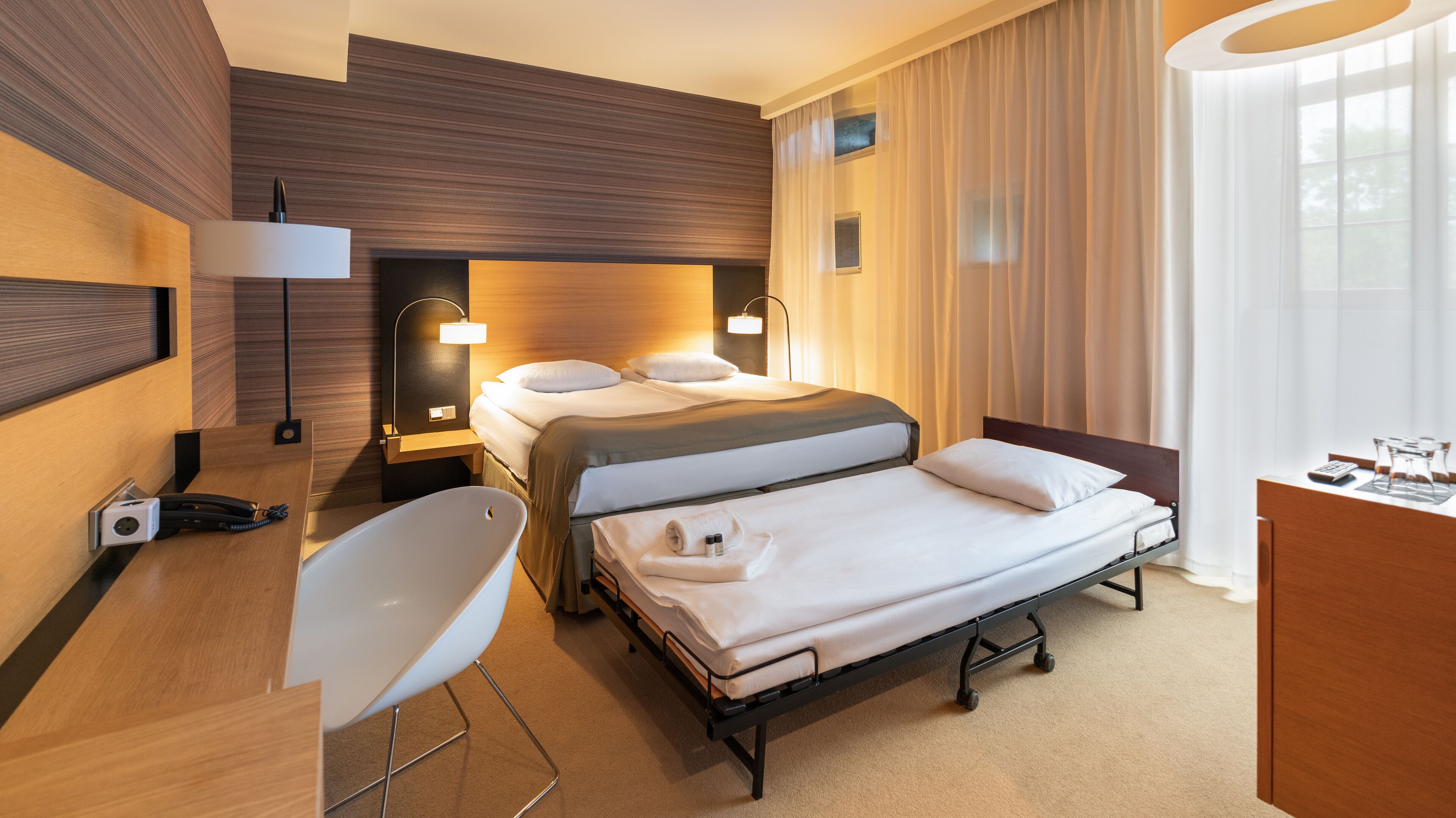 superior double room, river view | extra beds