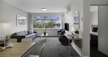 Quest Mawson Lakes