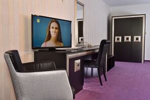 Minibar, coffres-forts dans les chambres, bureau, chambres insonorisées