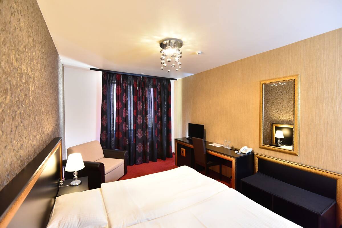 Minibar, in-room safe, desk, soundproofing