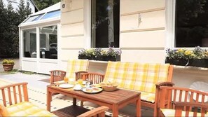 Outdoor dining - Hotel Marienthal (Hamburg)