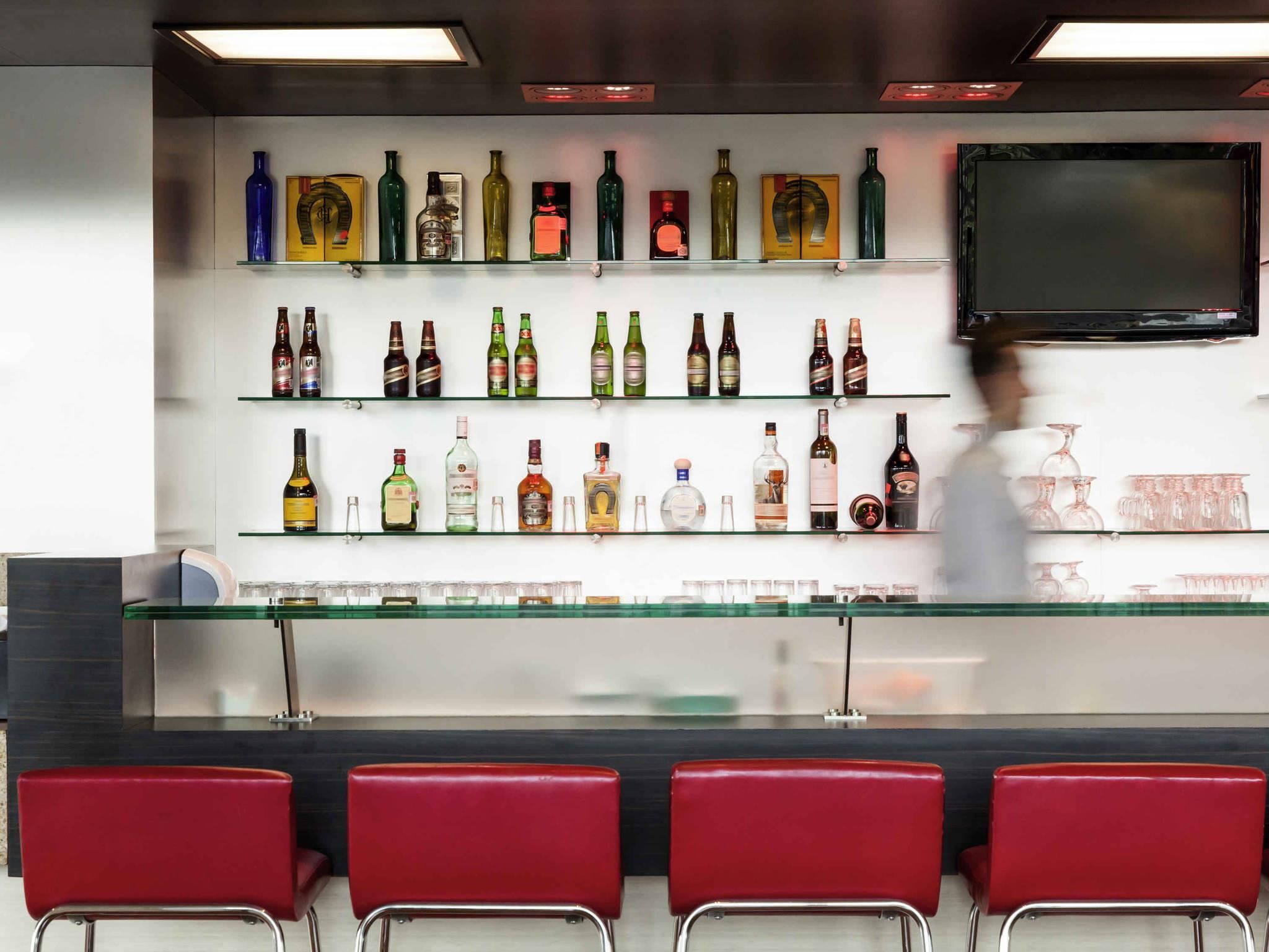 Bar (en el alojamiento)