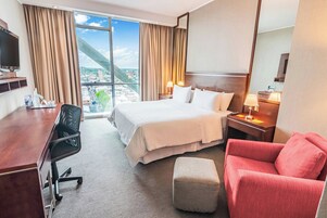 Ropa de cama de alta calidad y minibar 