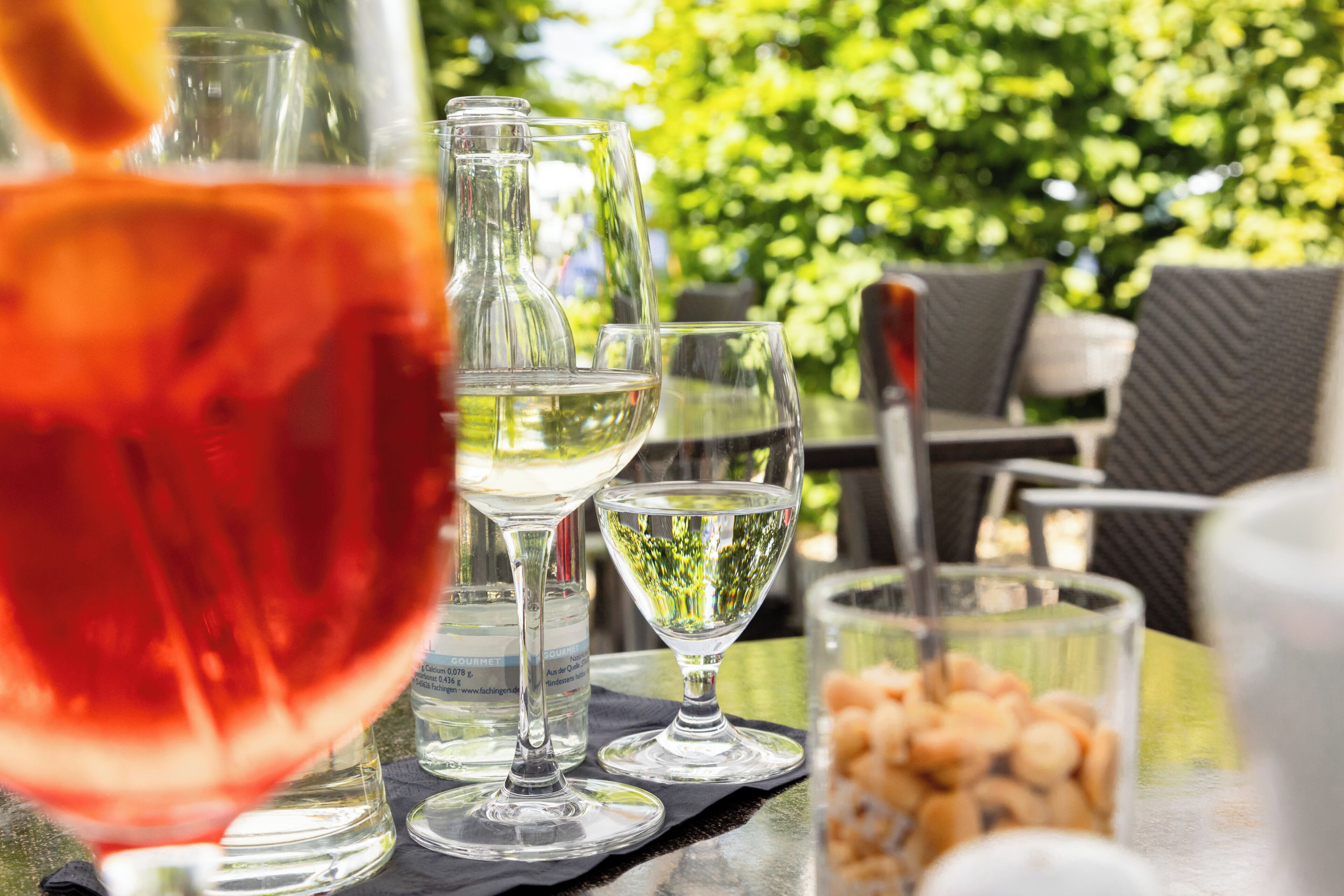 breakfast, lunch, dinner served; international cuisine