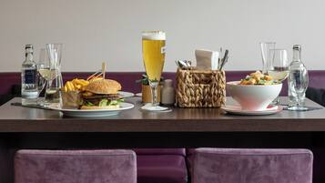 Frühstück, Mittagessen, Abendessen, internationale Küche