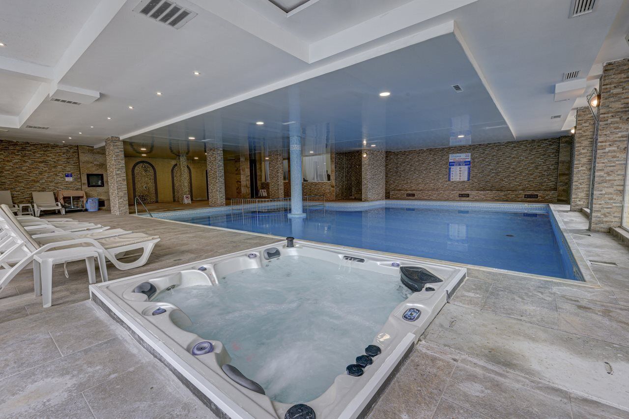 Indoor pool, outdoor pool