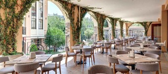 威盛費斯塔彭提查飯店